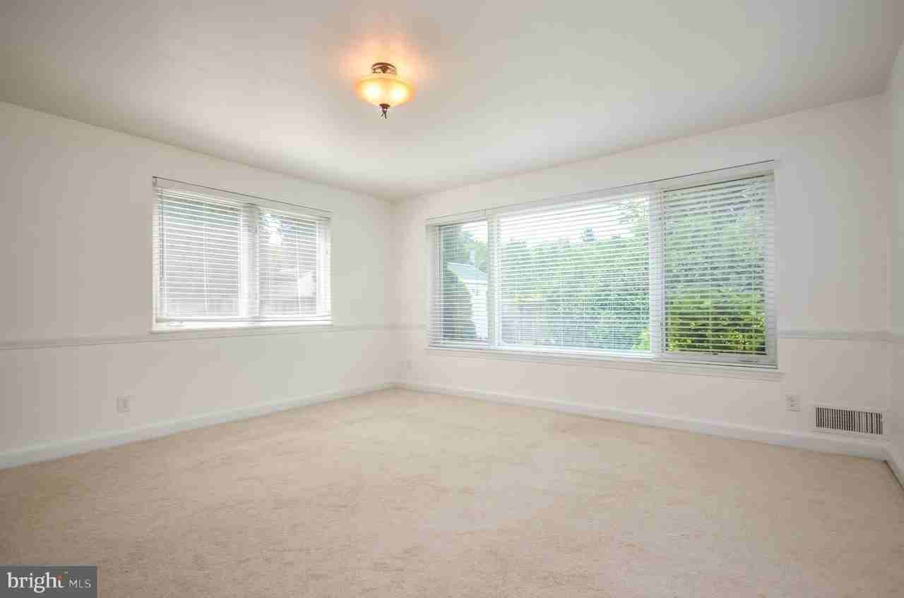 3313 Coquelin Ter - Photo 7 of 44