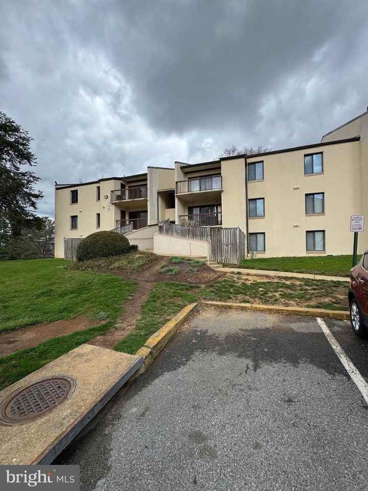 10115 Prince Pl #401-2A - Photo 4 of 9