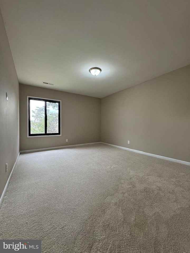 10115 Prince Pl #401-2A - Photo 5 of 9