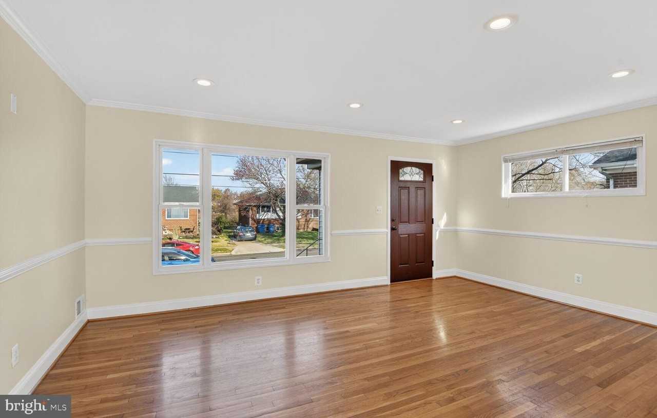 2308 Senator Ave - Photo 3 of 19