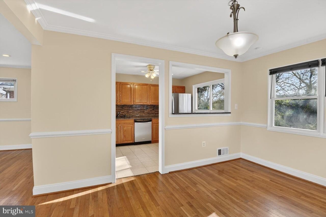 2308 Senator Ave - Photo 5 of 19