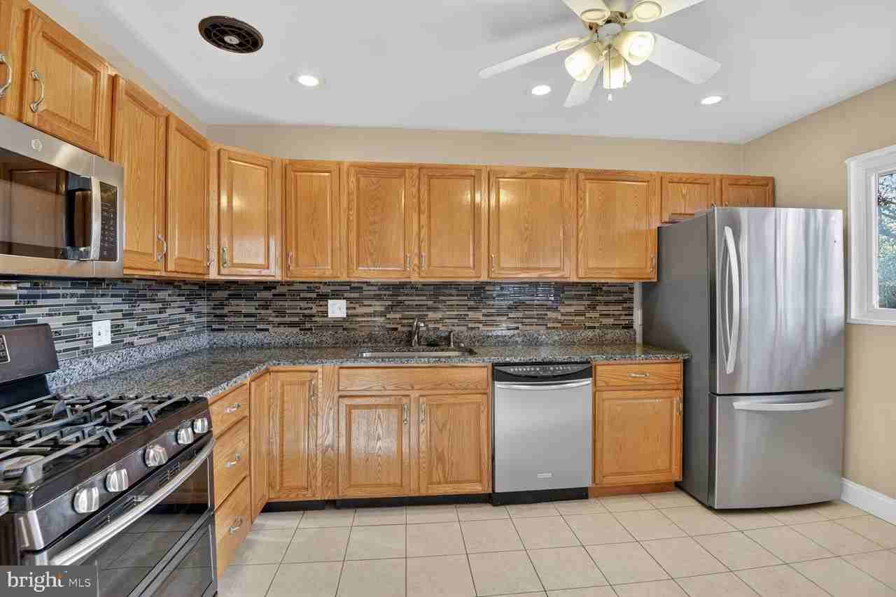 2308 Senator Ave - Photo 6 of 19