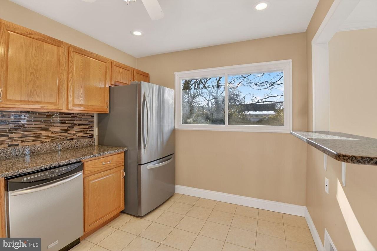 2308 Senator Ave - Photo 7 of 19