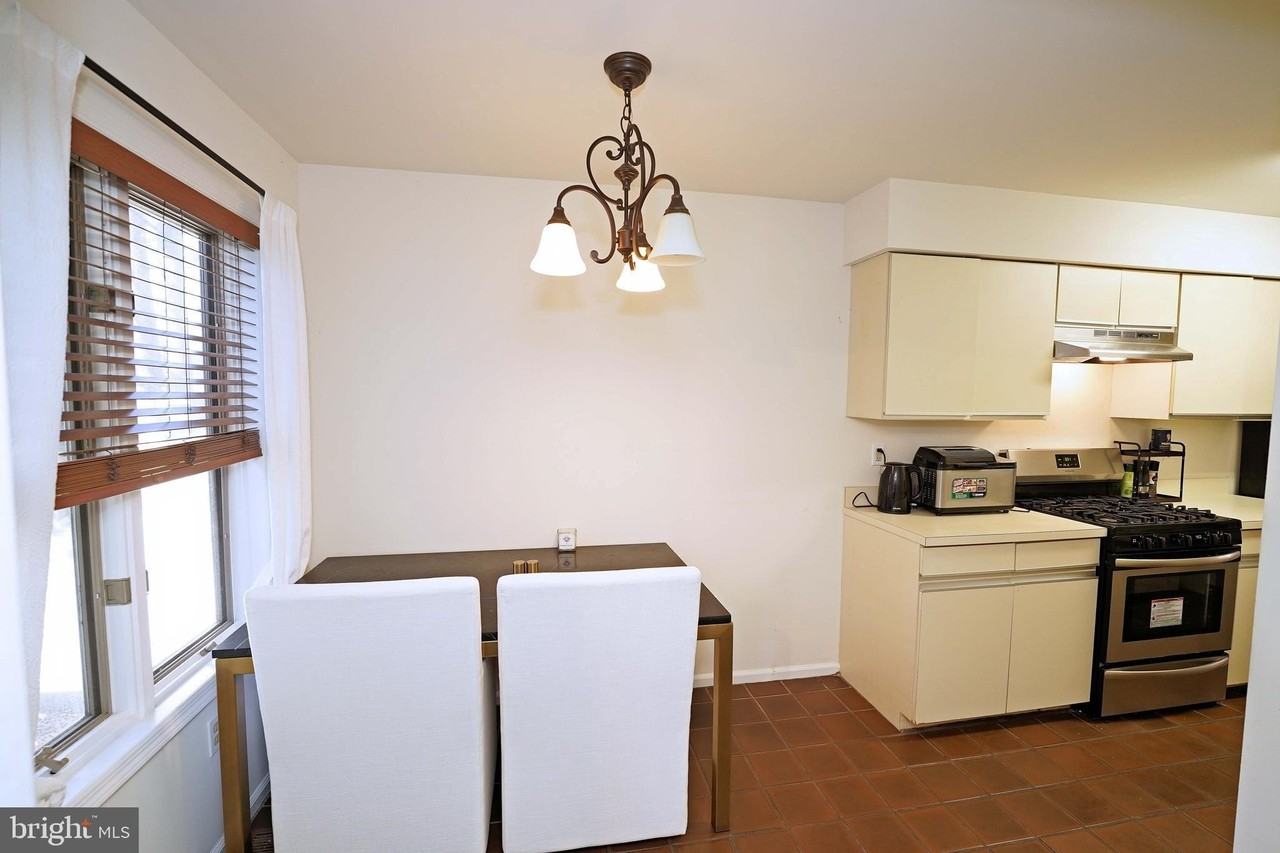 22 Marvin Ct Unit 22 - Photo 5 of 49