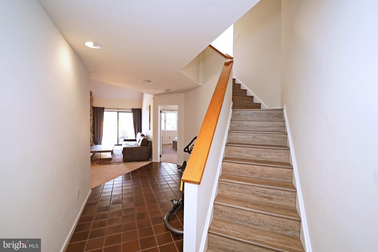 22 Marvin Ct Unit 22 - Photo 7 of 49