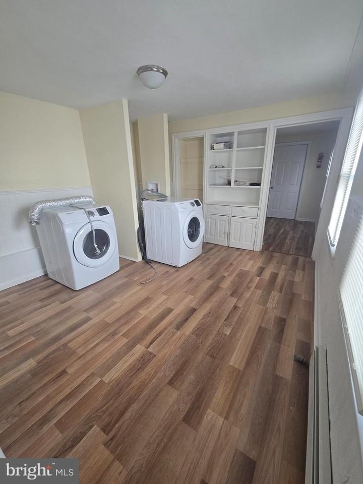 81 Chestnut St - Photo 4 of 11