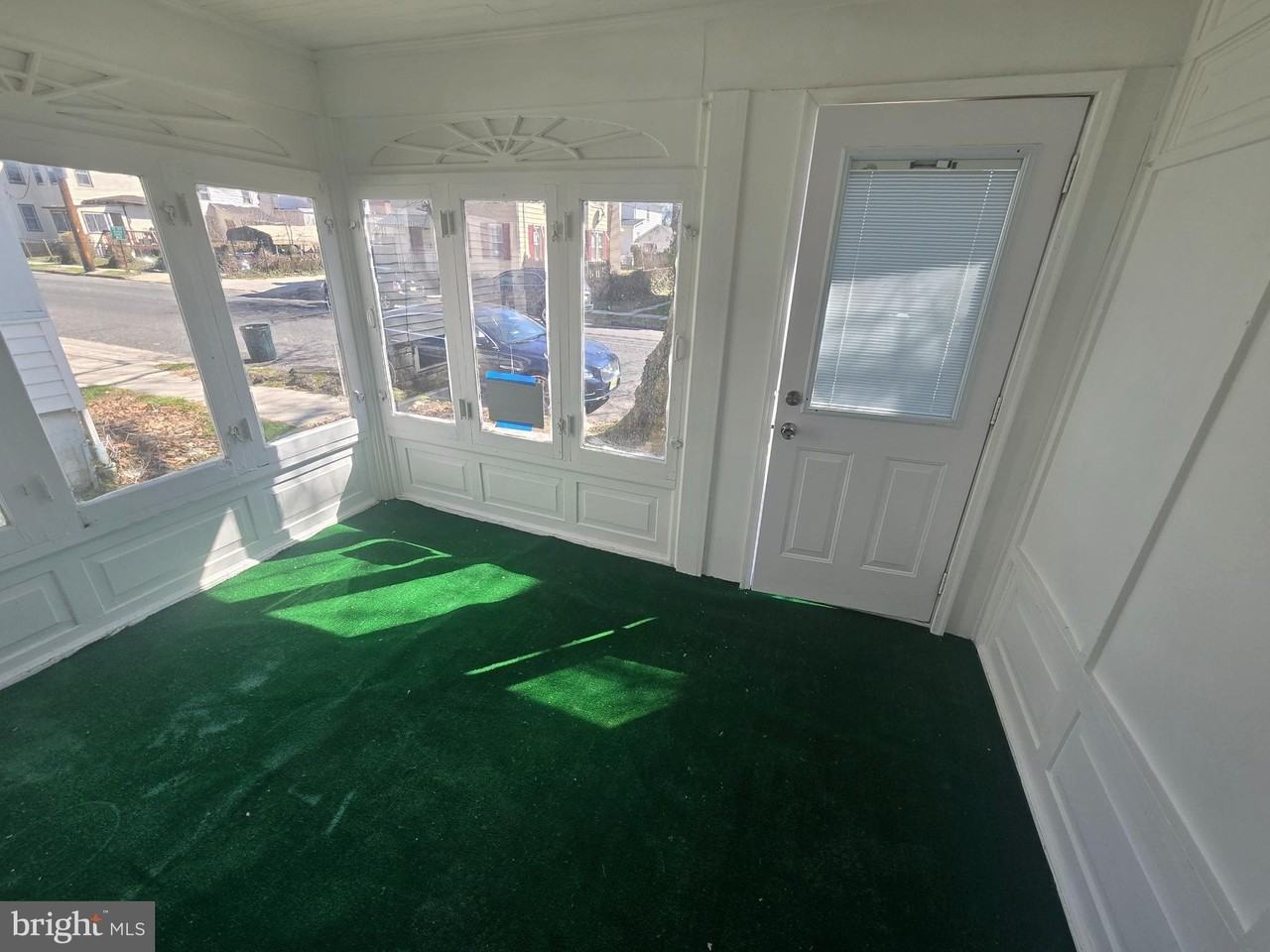 81 Chestnut St - Photo 5 of 11