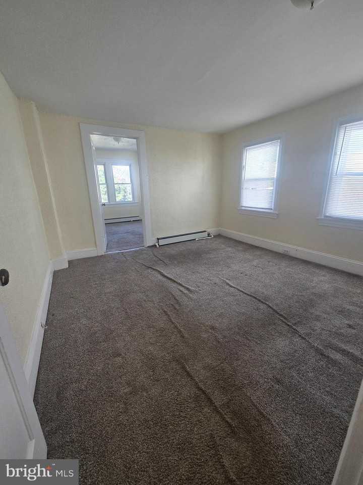 81 Chestnut St - Photo 6 of 11