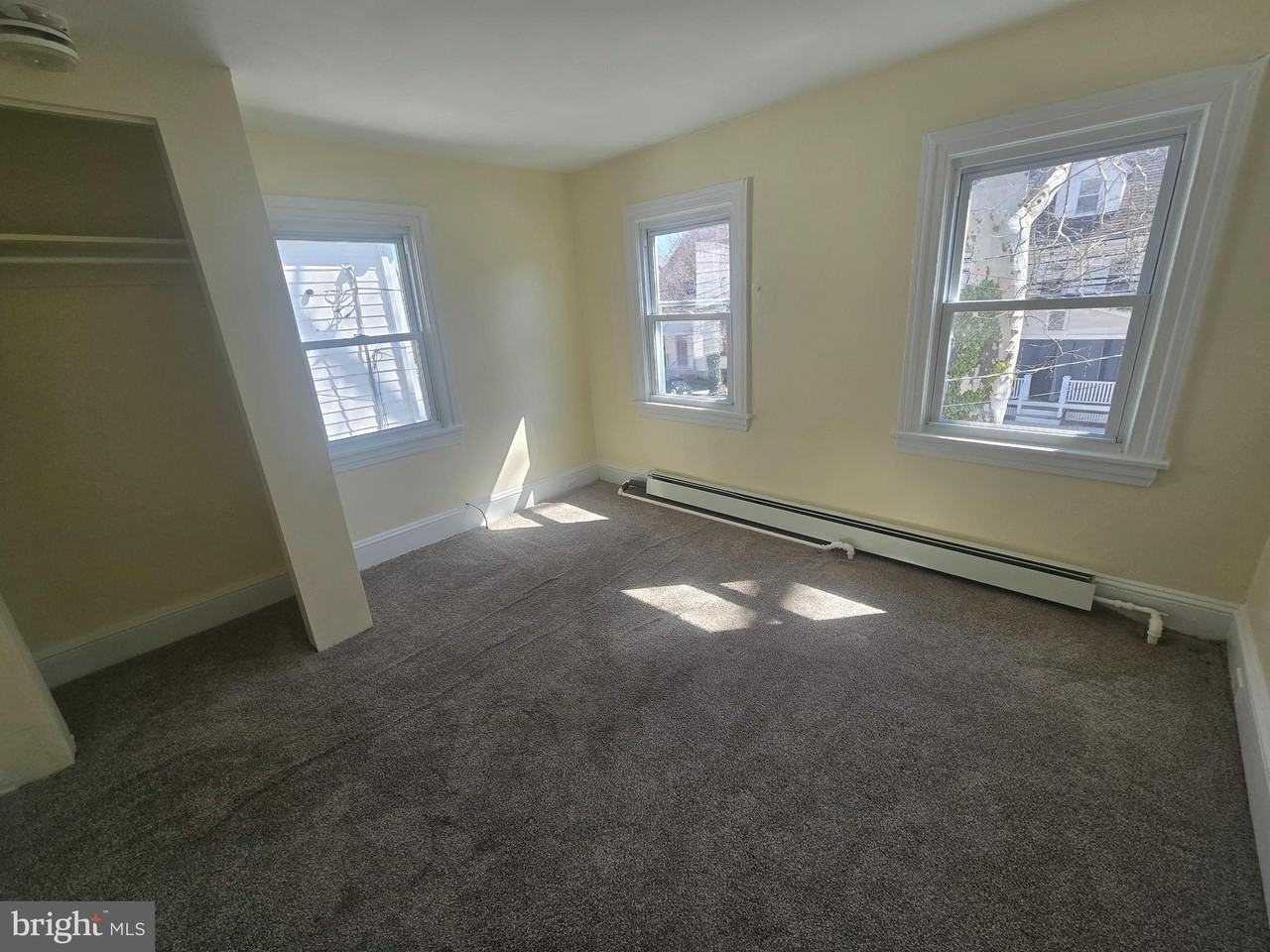 81 Chestnut St - Photo 7 of 11