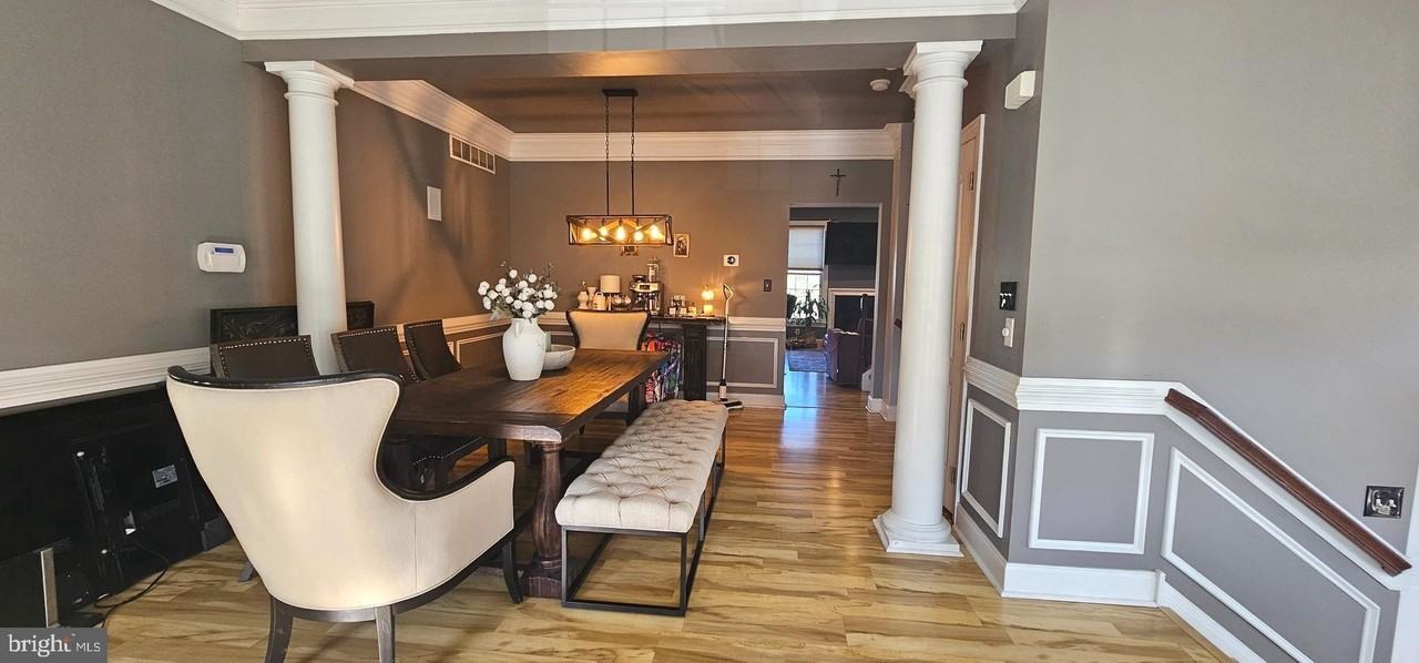 2251 Rosemont Ter - Photo 5 of 25