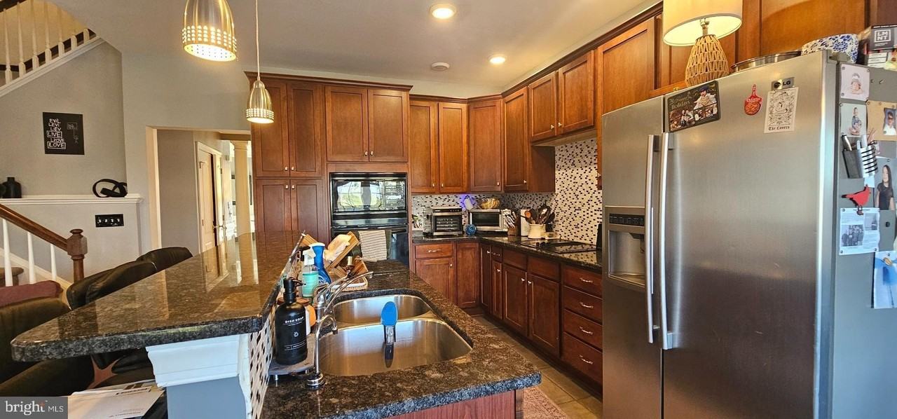 2251 Rosemont Ter - Photo 6 of 25