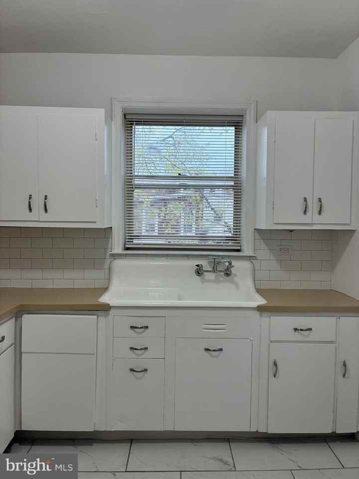 120 Francis St Unit 1 - Photo 4 of 11