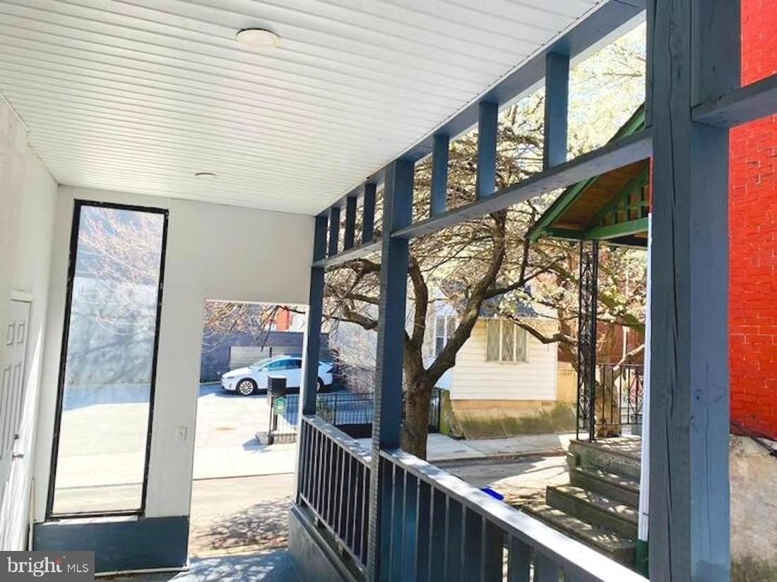 3215 Summer St - Photo 2 of 24