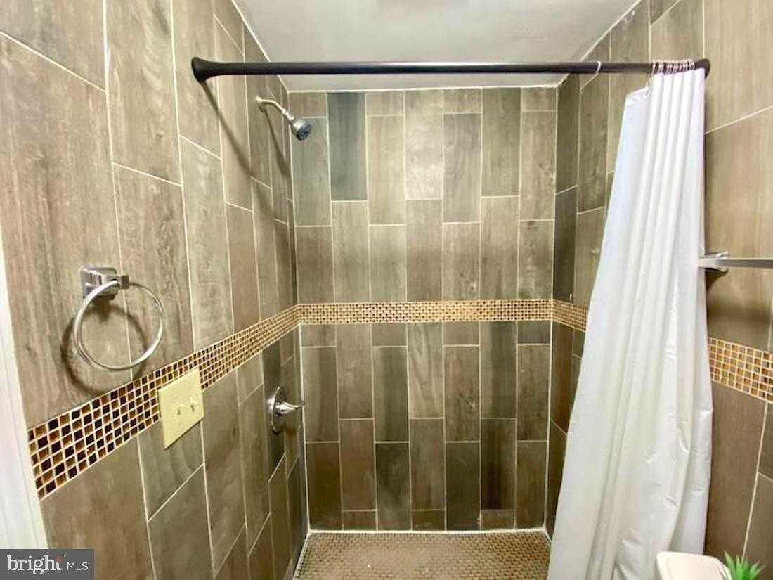 3215 Summer St - Photo 5 of 24