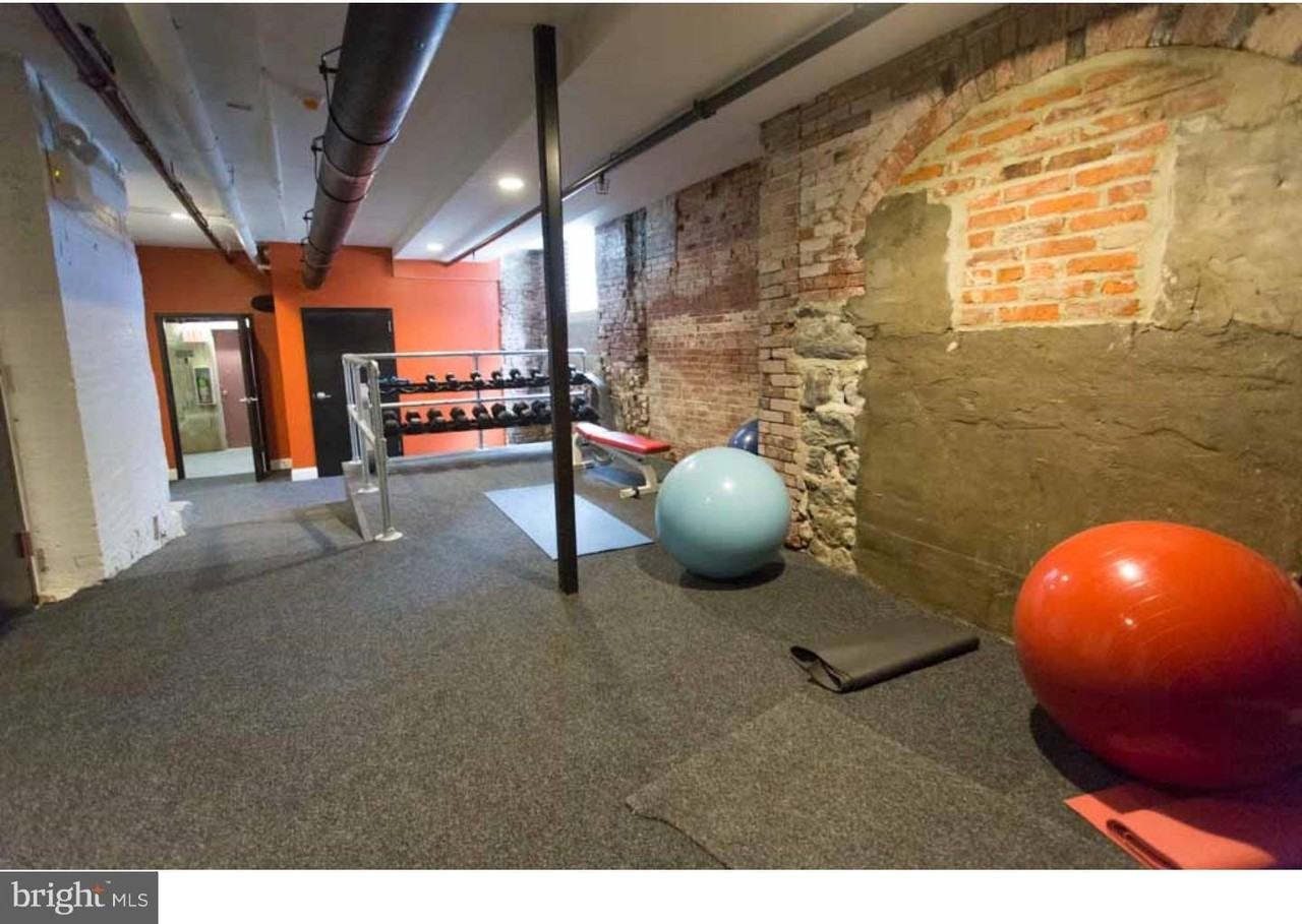 1100 Spruce St Apt 2e - Photo 4 of 18