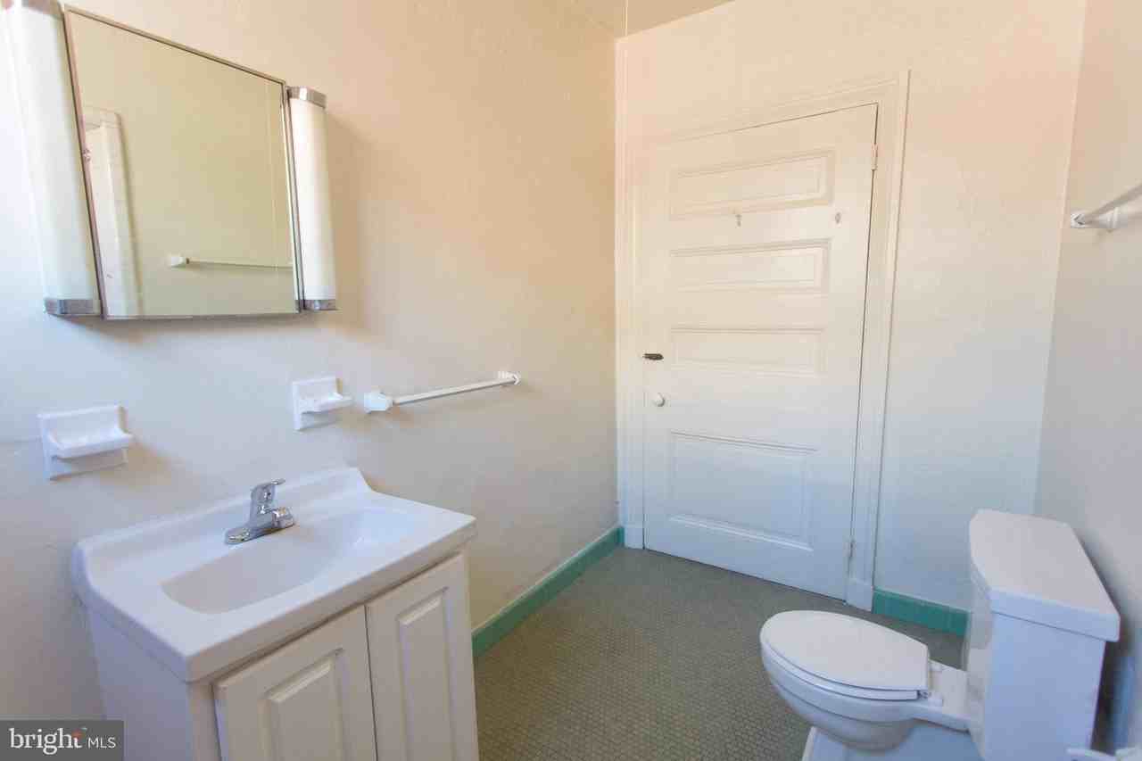 916 Spruce St Apt 3r - Photo 7 of 20