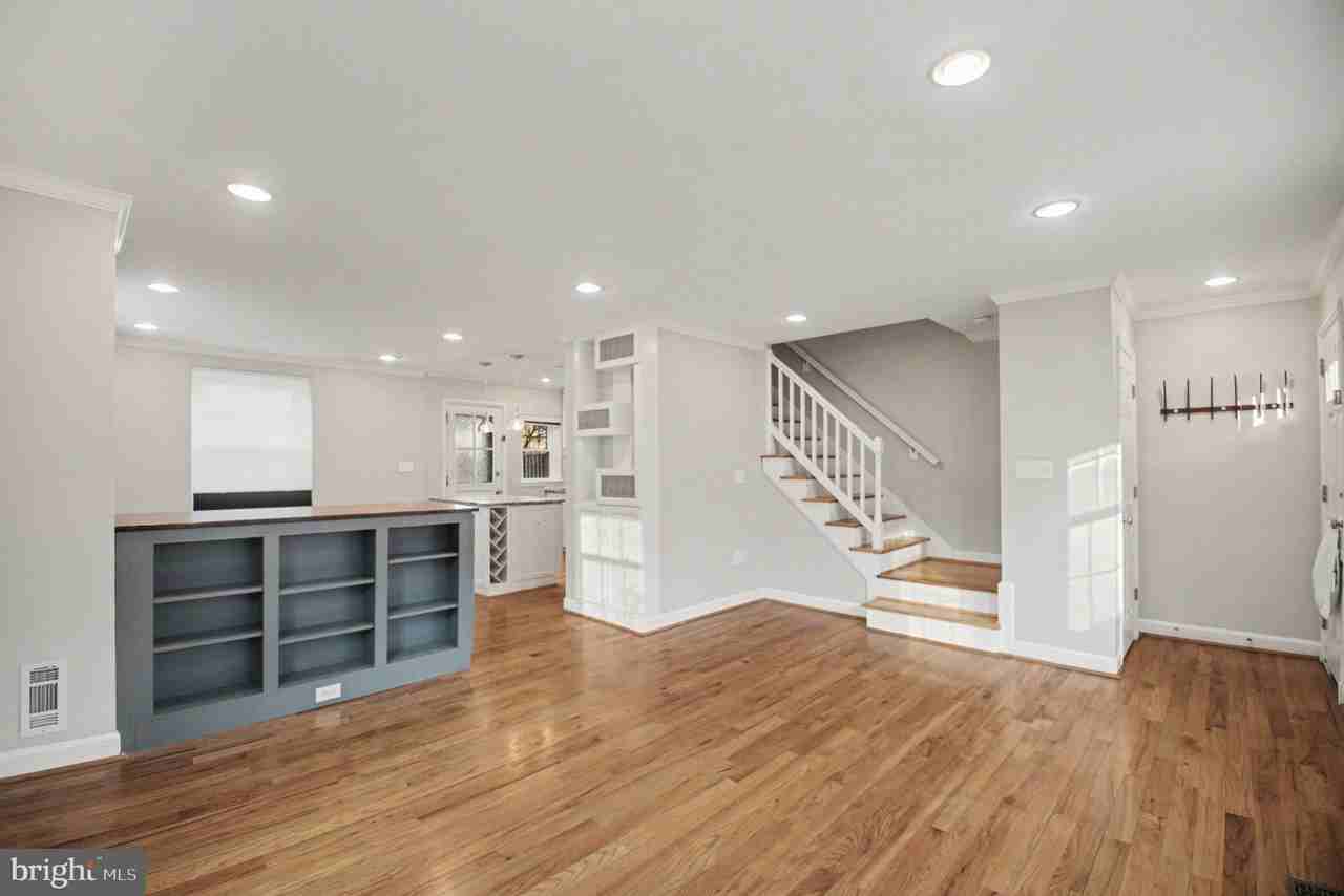 4885 28th St S Unit B - Photo 3 of 29