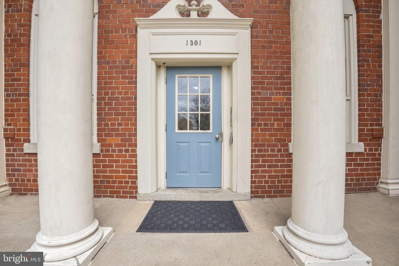 1301 E Abingdon Dr Apt 2 - Photo 2 of 21