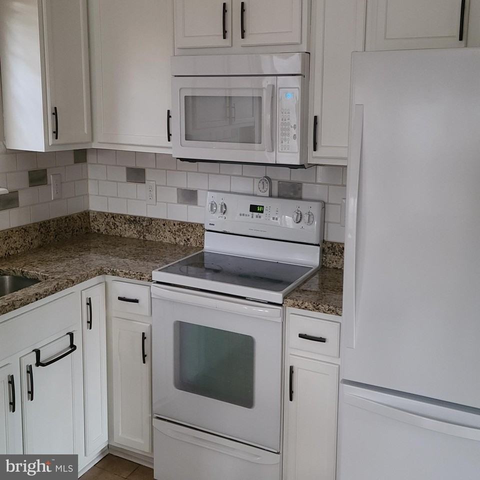 135 Hill Valley Dr - Photo 4 of 50