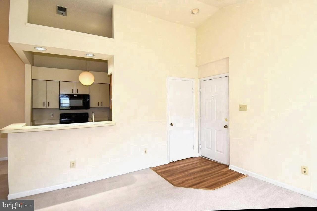 7705 Lafayette Forest Dr Apt 33 - Photo 2 of 25