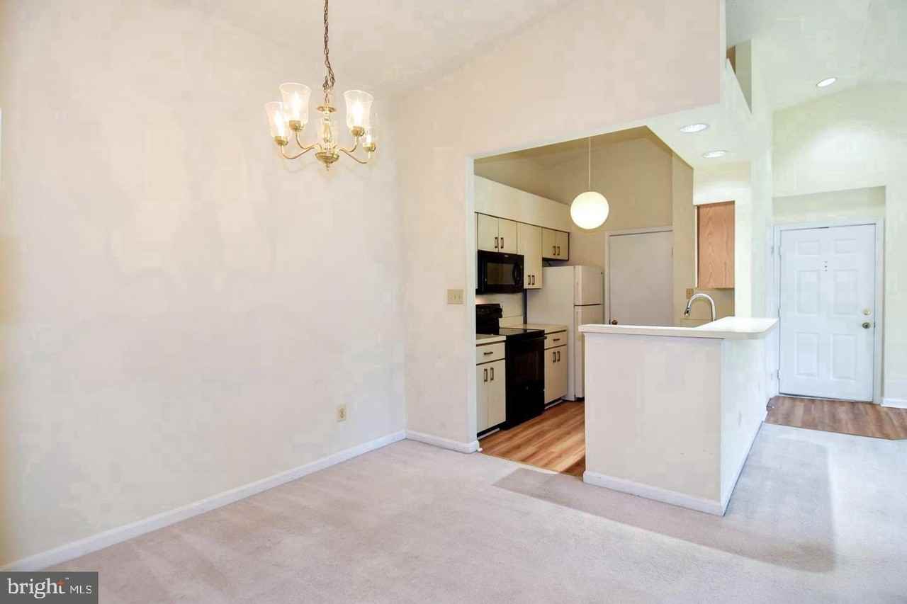 7705 Lafayette Forest Dr Apt 33 - Photo 4 of 25