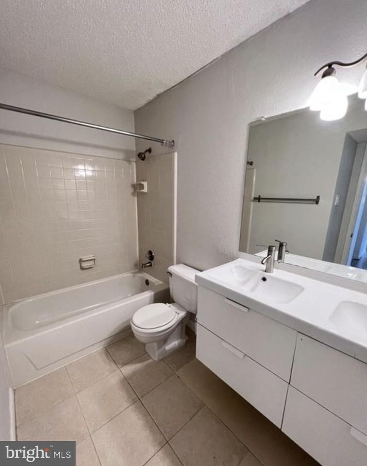 1541 Lincoln Way Apt 204 - Photo 6 of 8