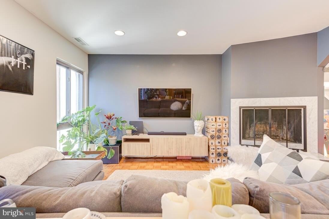 11621 Newbridge Ct - Photo 6 of 43