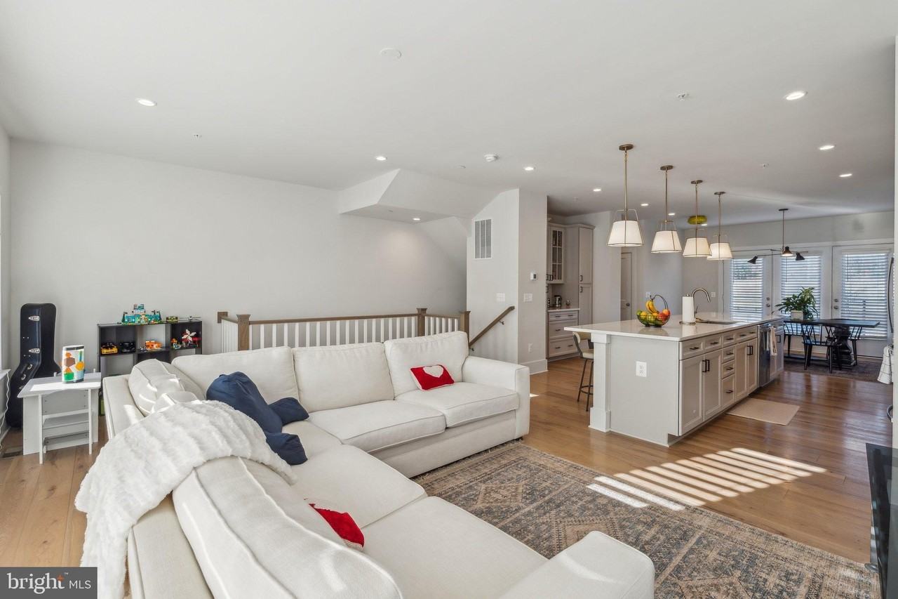 20061 Old Line Ter - Photo 5 of 36