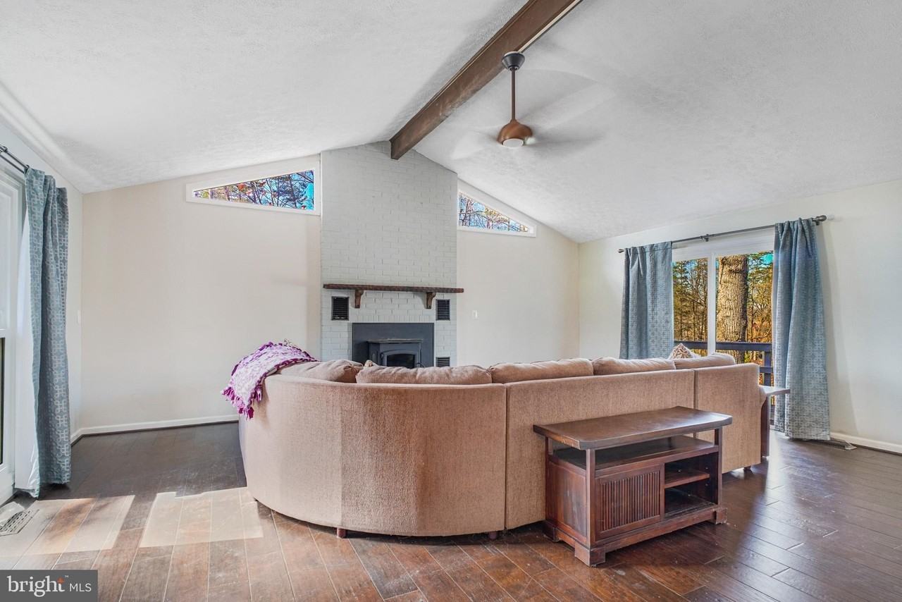 306 Happy Creek Rd - Photo 4 of 41