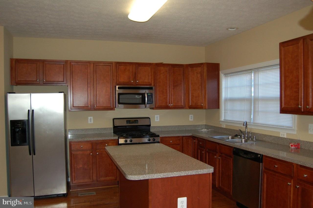 104 Tradewinds Ter - Photo 2 of 24