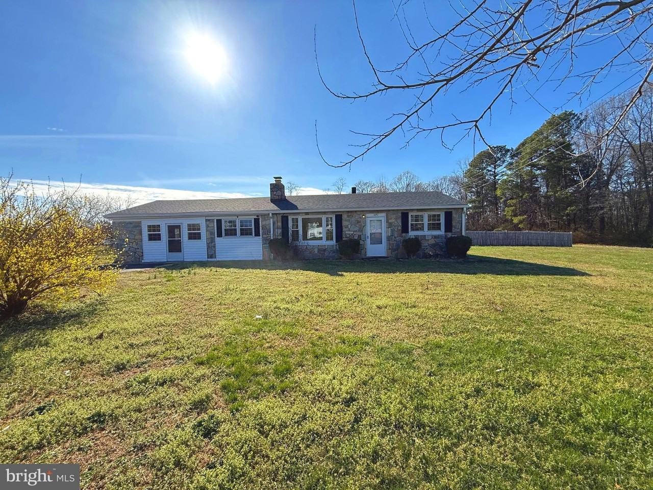 1697 Monroe Bay Cir - Photo 2 of 12