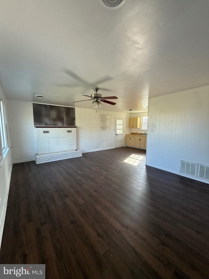 1697 Monroe Bay Cir - Photo 4 of 12