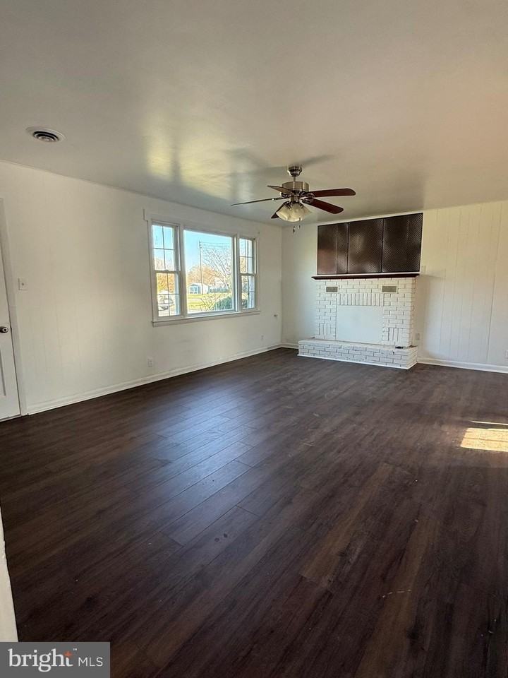 1697 Monroe Bay Cir - Photo 5 of 12