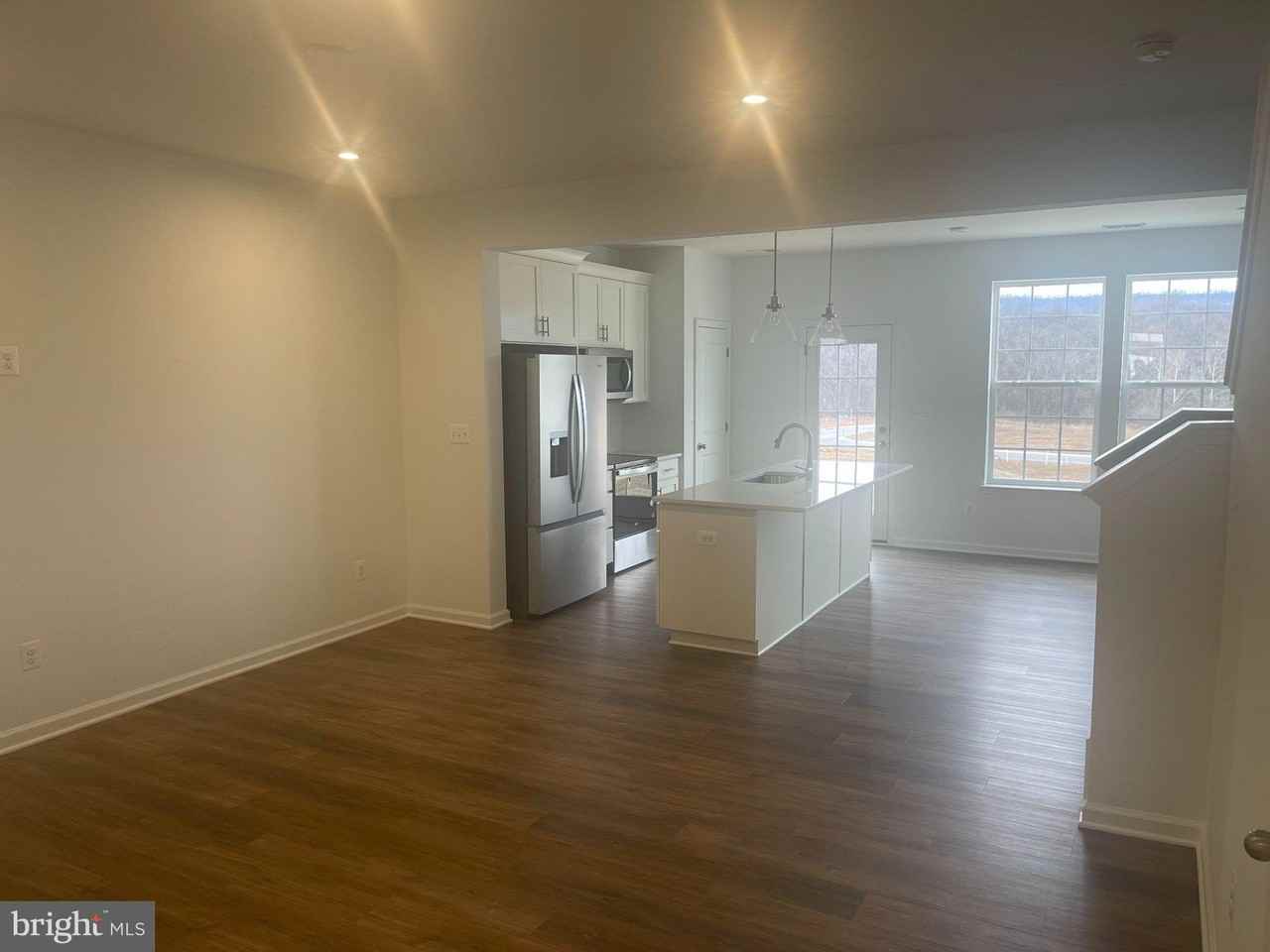 Tracy Way - Photo 2 of 5