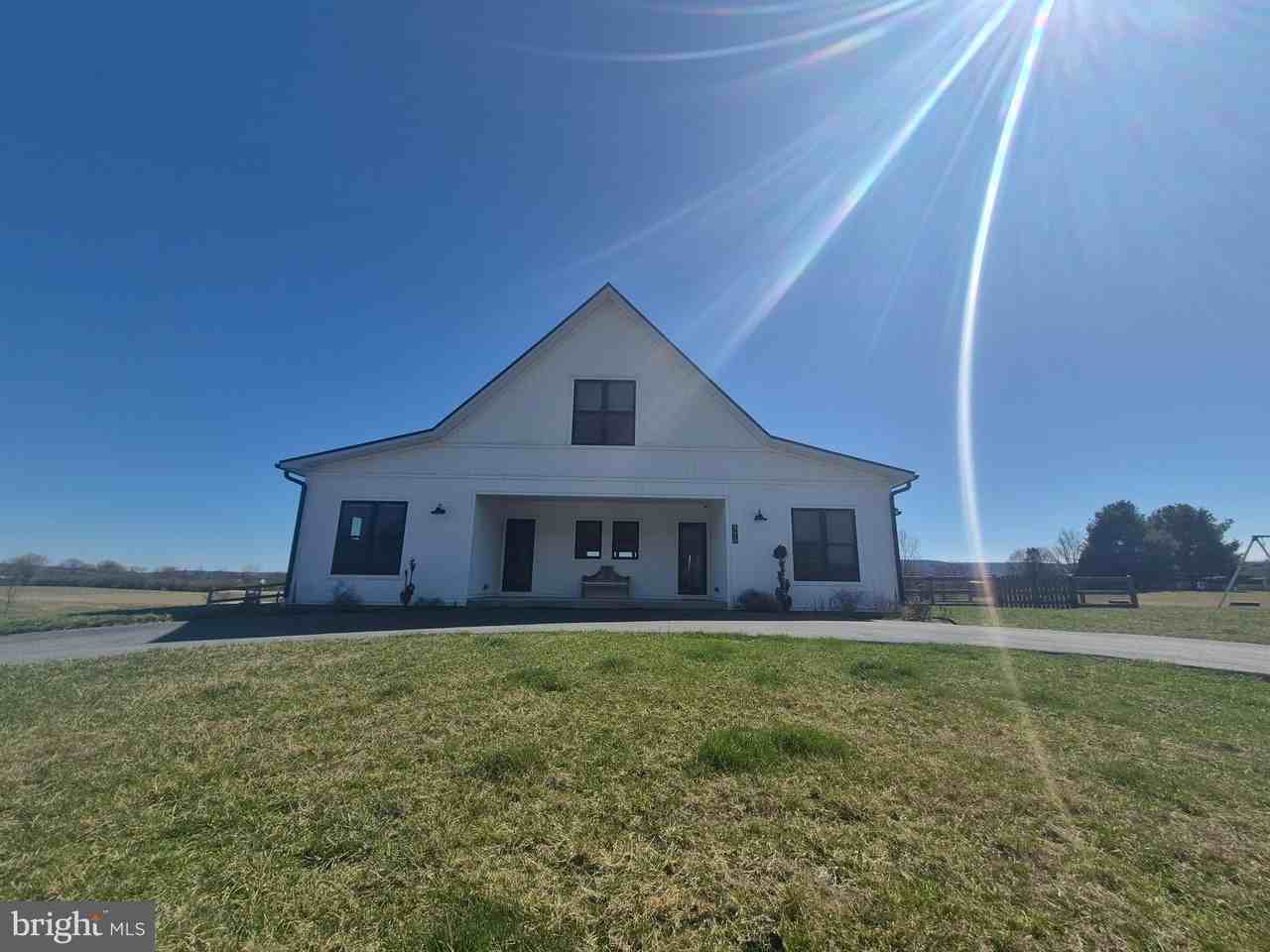 330 Majestic Ln - Photo 3 of 30