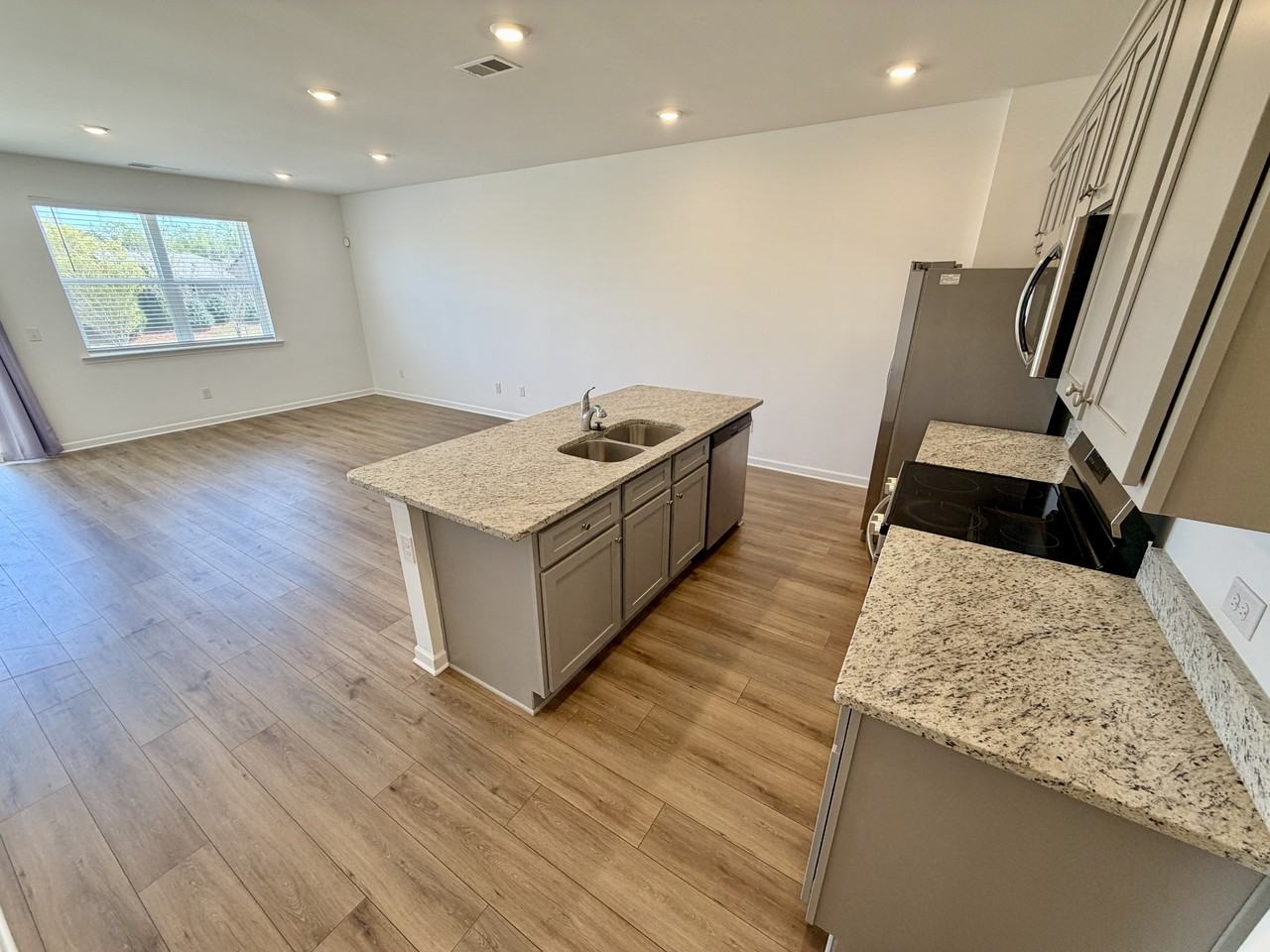 261 Kenoot Dr #1 - Photo 4 of 28