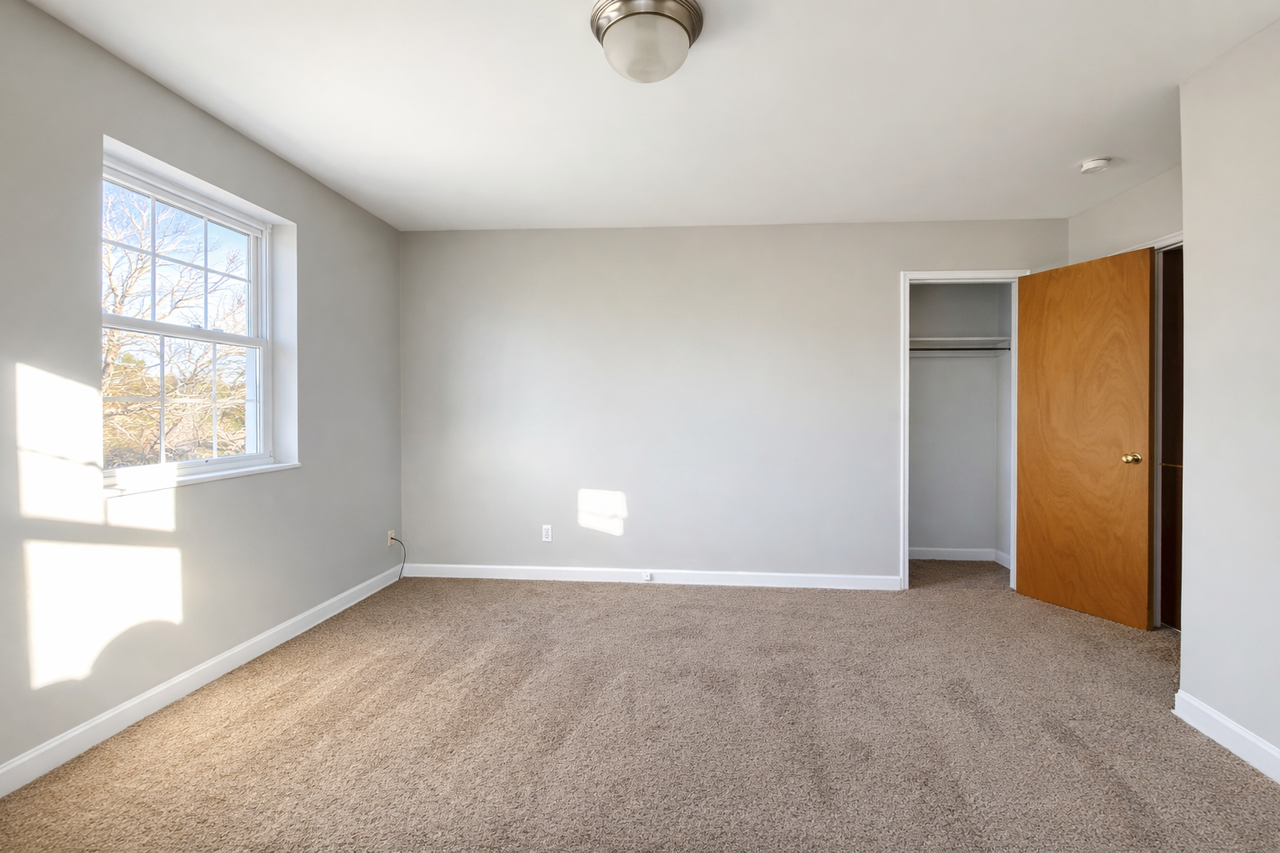 261 SOUTH WINEBIDDLE STREETAPT 32 #261-32 - Photo 5 of 9