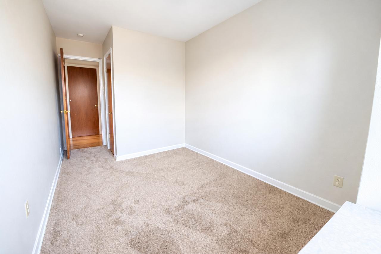 261 SOUTH WINEBIDDLE STREETAPT 32 #261-32 - Photo 6 of 9