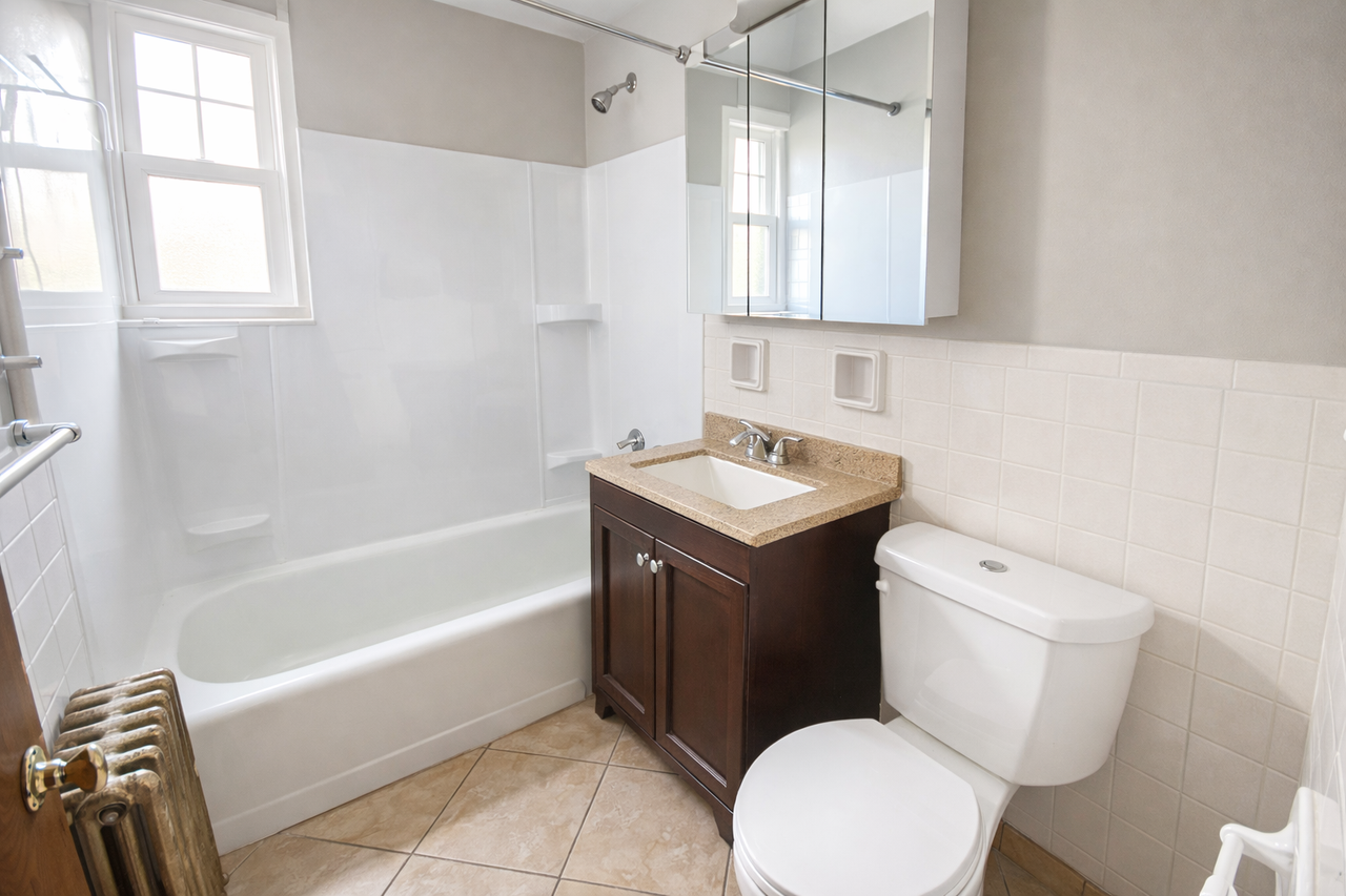 261 SOUTH WINEBIDDLE STREETAPT 32 #261-32 - Photo 7 of 9