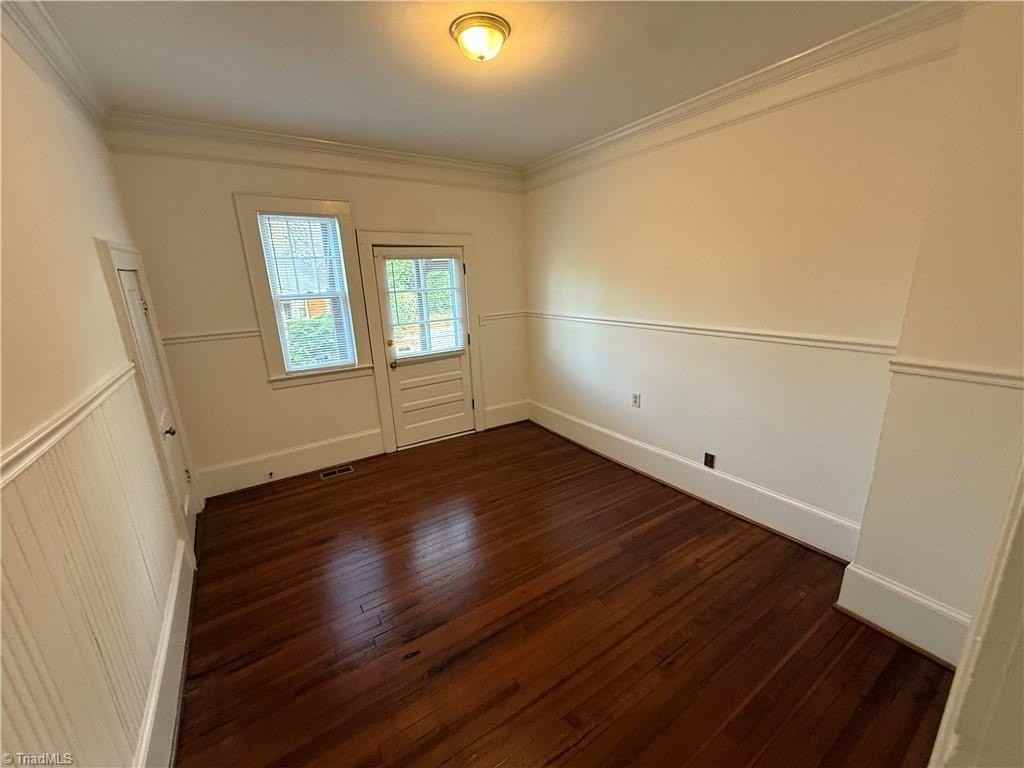 164 W End Blvd #3 - Photo 3 of 9