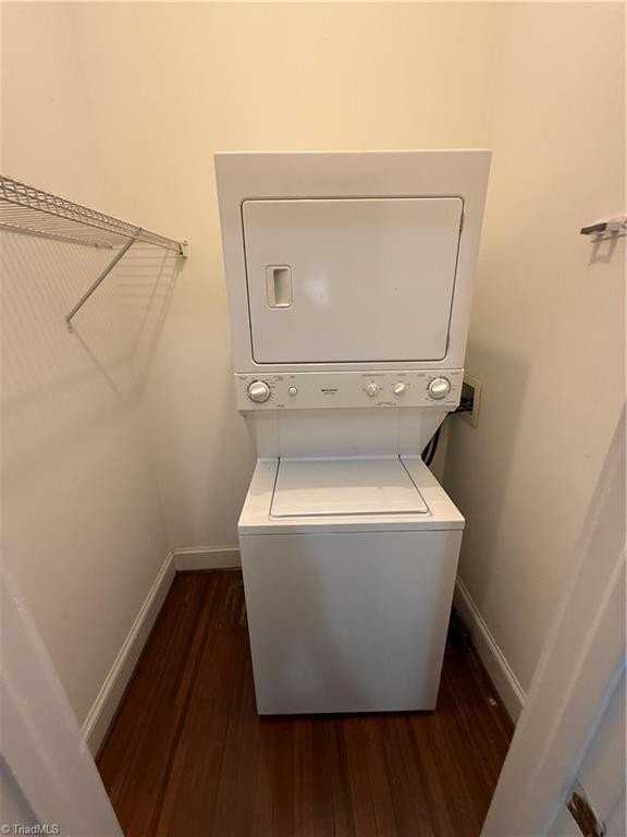 164 W End Blvd #3 - Photo 5 of 9