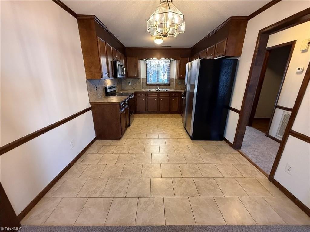 1906 Winding Ridge Rd - Photo 6 of 18