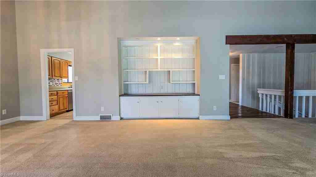 4153 Allistair Rd - Photo 4 of 19