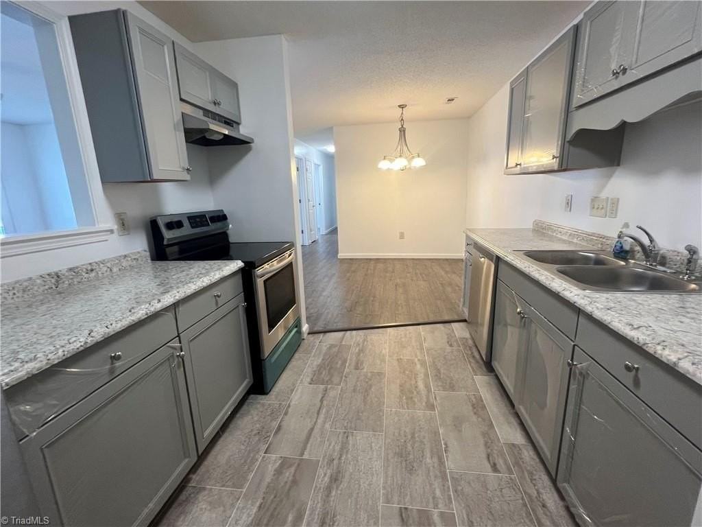 2620 Guyer St #1A - Photo 4 of 35