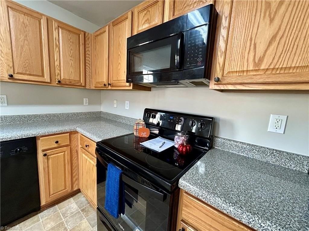 4348 Bastille Dr - Photo 5 of 27