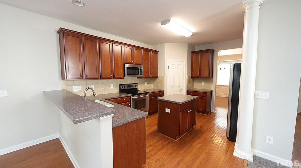 614 Redford Place Dr - Photo 3 of 12