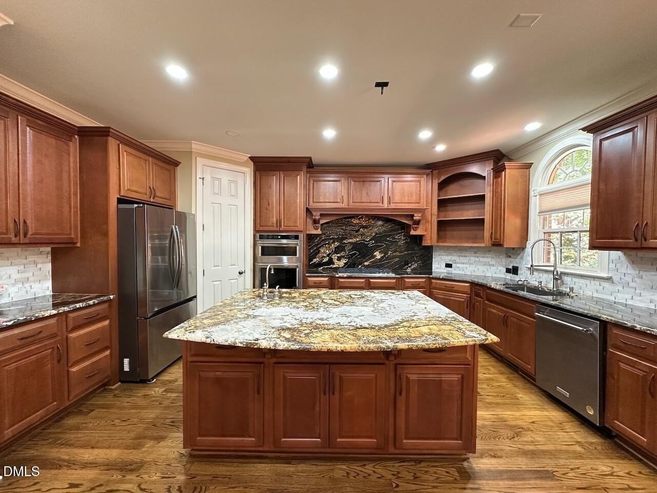 1106 Grogans Mill Dr - Photo 4 of 7