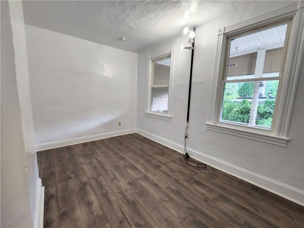 21 Hodge St #2 - Photo 4 of 8