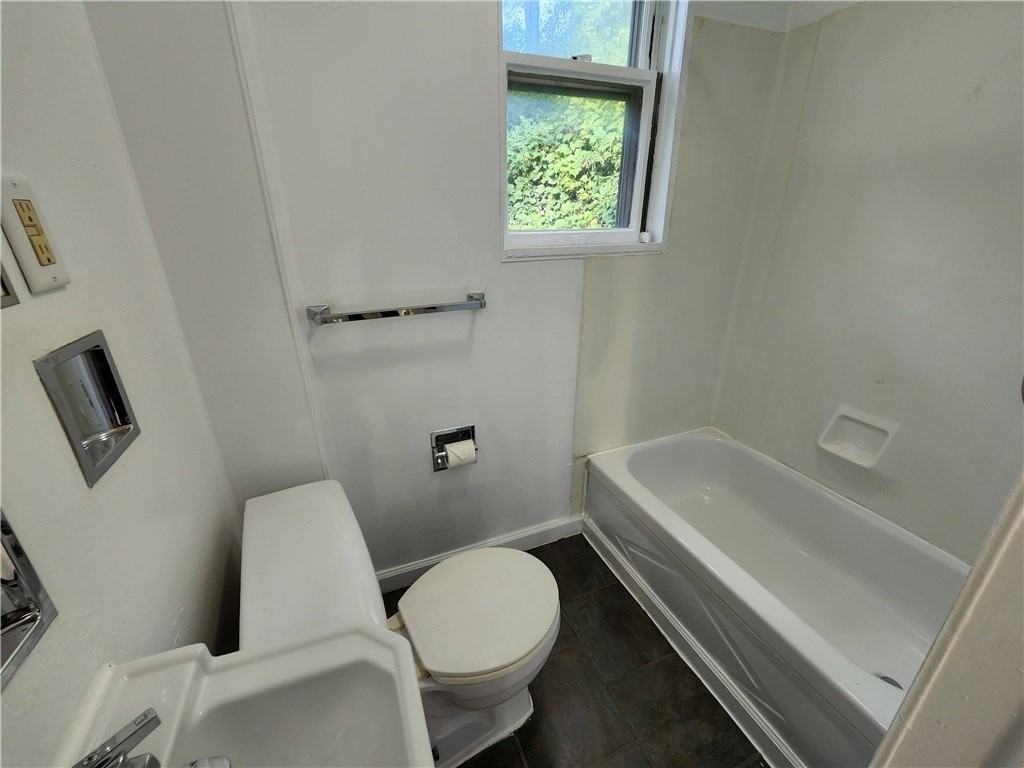 21 Hodge St #2 - Photo 6 of 8