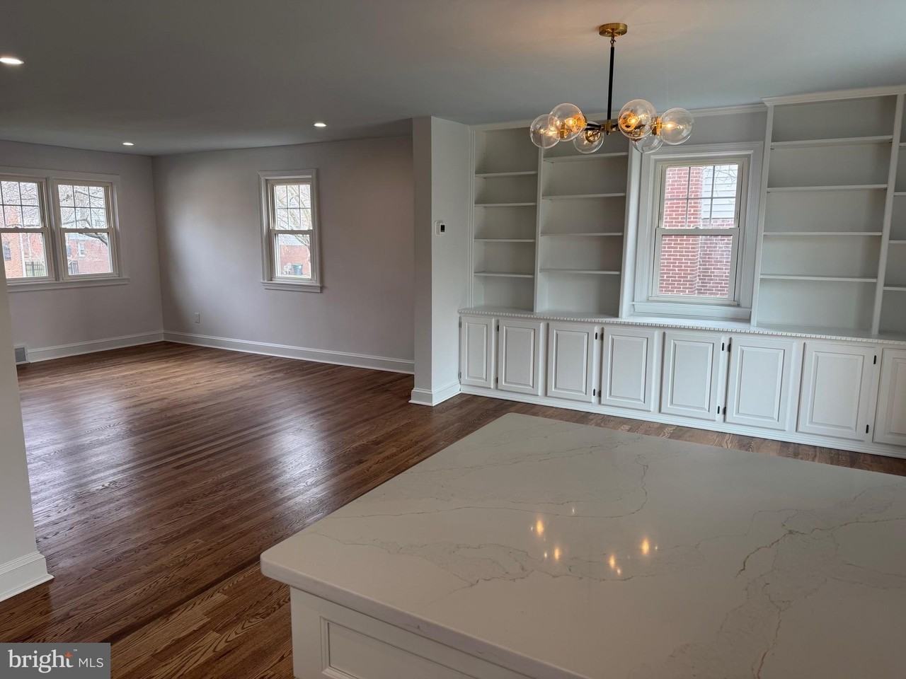 404 Goodley Rd - Photo 5 of 28